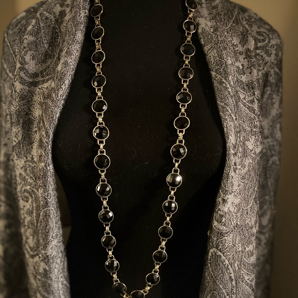 N322 NWT Kate Spade Black Crystal Gold Station Necklace